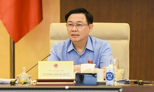Chủ tịch Quốc hội Vương Đình Huệ phát biểu tại phiên họp. Ảnh: Minh Hùng