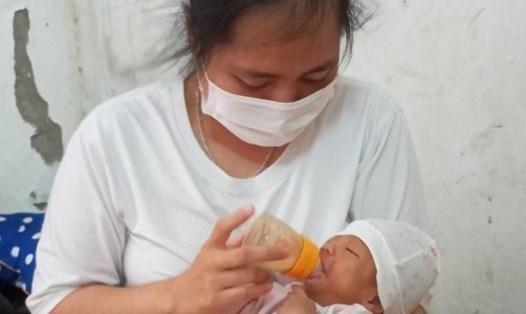 Chị Mai đang phải thuê trọ gần Bệnh viện Nhi Trung ương (Hà Nội) để tiếp tục chữa trị cho con. 
Ảnh: NVCC
