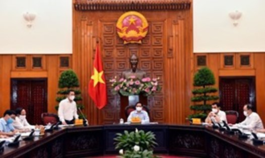 Thủ tướng Phạm Minh Chính làm việc với Cổng TTĐT Chính phủ. Ảnh VGP/Nhật Bắc