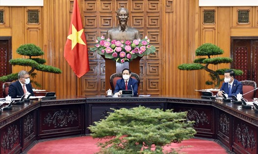 Thủ tướng Phạm Minh Chính tiếp ông Alok Sharma. Ảnh: VGP