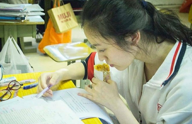 Chiến thuật ôn luyện và thực hiện bài xích thi đua môn Toán đạt điểm 9, 10