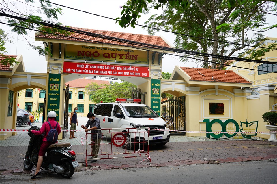 Trường THPT Ngô Quyền (Hải Phòng) được phong toả từ 17.5. Ảnh Mai Dung