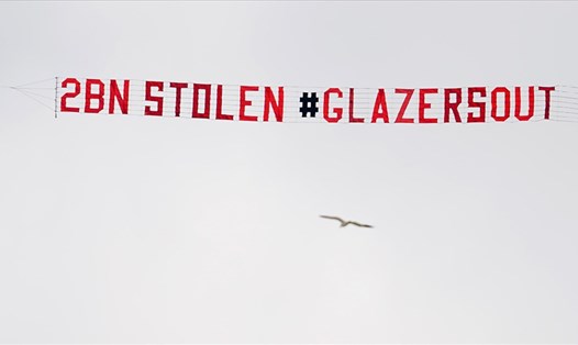 Cổ động viên Man United chưa bao giờ có thiện cảm với gia đình nhà Glazer. Ảnh: AFP