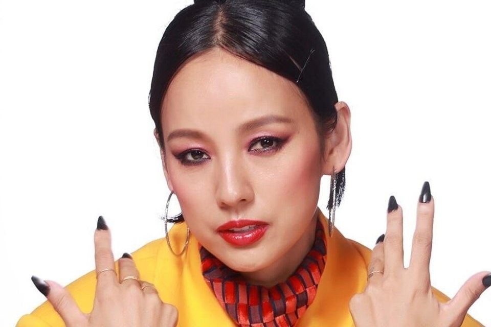 Nữ hoàng gợi cảm Lee Hyori. Ảnh poster. Nữ hoàng gợi cảm Lee Hyori. Ảnh poster.