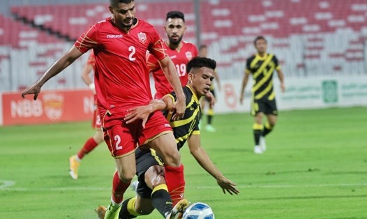 Tuyển Malaysia (áo vàng đen) bộc lộ rất nhiều vấn đề sau trận thua Bahrain 0-2 trước thềm vòng loại World Cup 2022. Ảnh: LĐBĐ Malaysia.