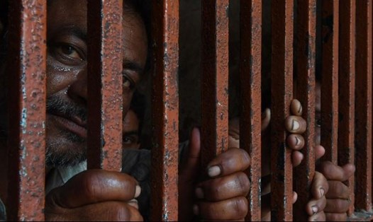 Tù nhân Ấn Độ muốn tiếp tục bị giam giữ do lo sợ COVID-19. Ảnh: AFP
