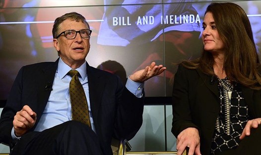 Tỉ phú Bill Gates và Melinda Gates trong sự kiện trao đổi về các hoạt động từ thiện. Ảnh: AFP/Getty.