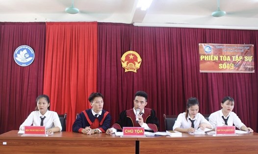 Một phiên tòa tập sự của sinh viên ngành Luật của Trường Đại học Khoa học - Đại học Thái Nguyên. Ảnh: TNUS