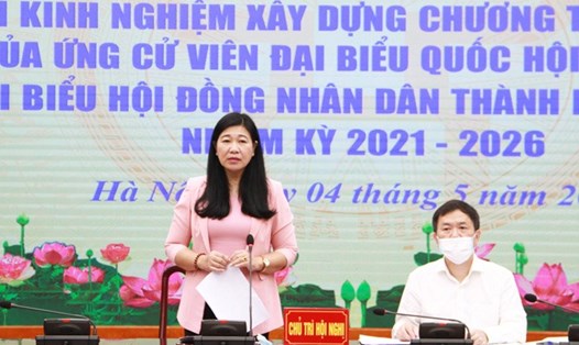 Chủ tịch Ủy ban Mặt trận Tổ quốc Việt Nam thành phố Hà Nội Nguyễn Lan Hương phát biểu tại hội nghị. Ảnh: Hiền Phương