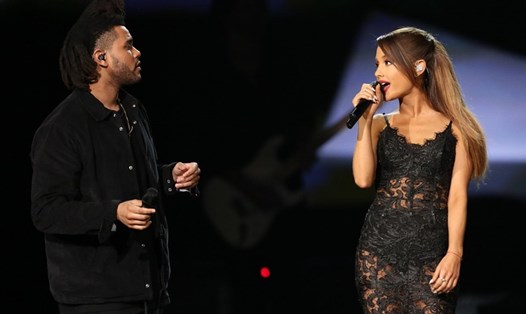 The Weeknd có sự kết hợp đầy thành công với Ariana Grande trong “Save Your Tears”. Ảnh: Xinhua