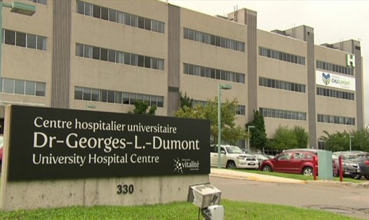 Bác sĩ của Bệnh viện Dr Georges-L-Dumont đang điều tra căn bệnh bí ẩn ở Canada. Ảnh: Bệnh viện Dumont