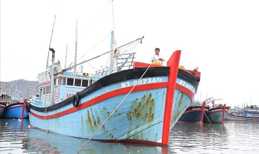 Tàu cá của ngư dân Ninh Thuận chuẩn bị vươn khơi, đánh bắt. Ảnh: Khả Như