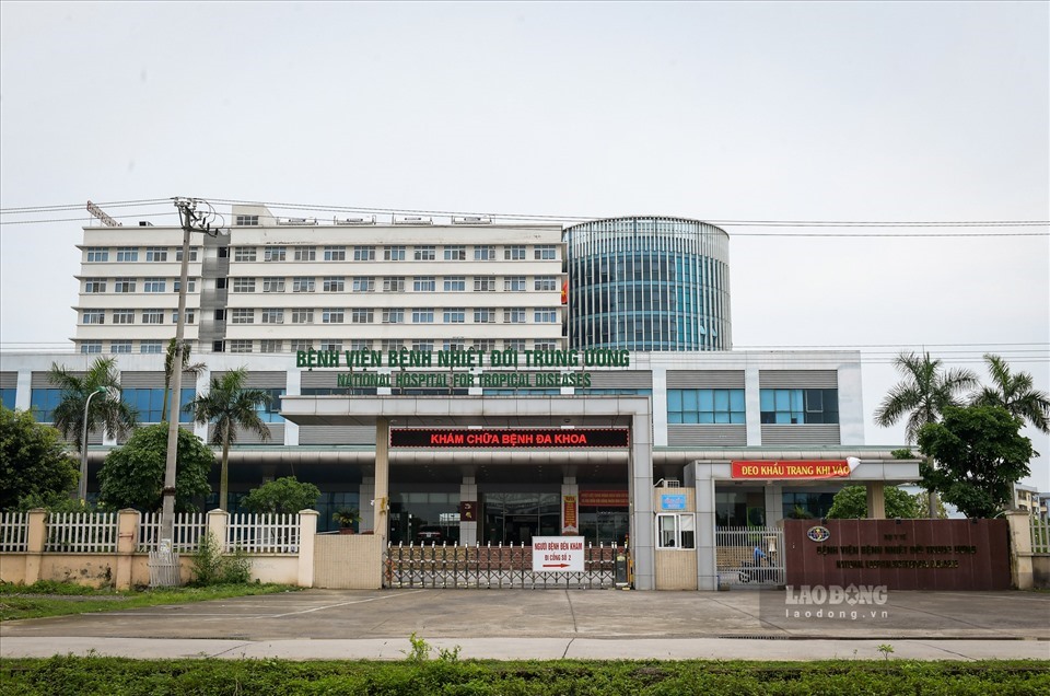 Bệnh viện Bệnh Nhiệt đới trung ương thực hiện cách ly y tế từ hôm nay 5.5. Ảnh: Tùng Giang.