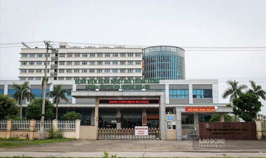 Bệnh viện Bệnh Nhiệt đới trung ương thực hiện cách ly y tế từ hôm nay 5.5. Ảnh: Tùng Giang.
