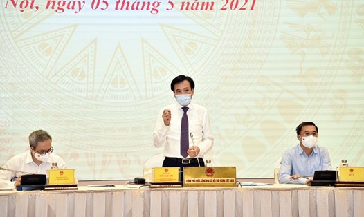 Bộ trưởng, Chủ nhiệm VPCP Trần Văn Sơn phát biểu tại họp báo. Ảnh: VGP/Nhật Bắc