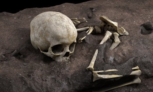 Khai quật mộ cổ lâu đời nhất ở Châu Phi. Ảnh: The Guardian.