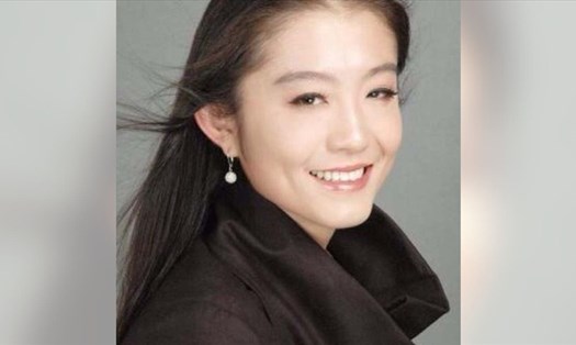 Nữ phiên dịch viên Trung Quốc làm việc cho quỹ từ thiện của vợ chồng tỉ phú Mỹ Bill và Melinda Gates. Ảnh: Zhe ‘Shelly’ Wang/LinkedIn.