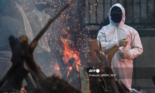 Một khu hỏa táng ở New Delhi, Ấn Độ ngày 6.5.2021. Ảnh: AFP