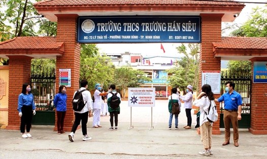 Học sinh các cấp trên địa bàn tỉnh Ninh Bình ngừng đến trường kể từ ngày 10.5 để phòng dịch COVID-19. Ảnh: NT