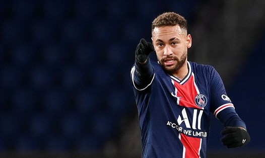 Bỏ lại sau lưng nỗi thất vọng, Neymar quyết gắn bó lâu dài để đưa Paris Saint Germain vươn lên đỉnh cao. Ảnh: AFP