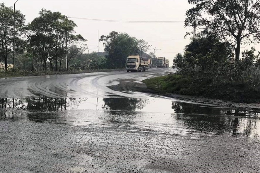 Hoạt động khai thác và quản lý cảng thuỷ nội địa (tại xã Khánh Phú, huyện Yên Khánh, Ninh Bình) của Công ty TNHH Long Sơn gây ô nhiễm môi trường. Ảnh: NT