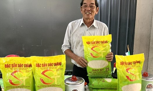 Kỹ sư Hồ Quang Cua - "cha đẻ" của giống gạo ST25. Ảnh: Nhật Hồ