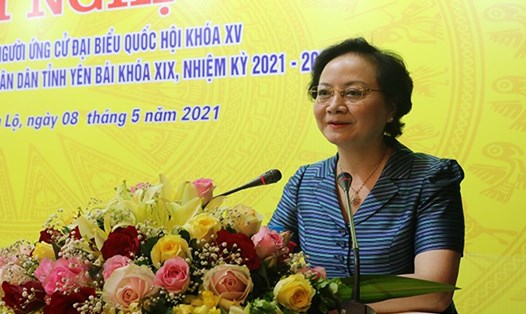 Bà Phạm Thị Thanh Trà tiếp xúc cử tri tại tỉnh Yên Bái. Ảnh: Mạnh Cường