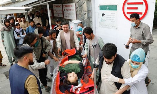 Vụ đánh bom xe bên ngoài một trường học ở thủ đô Kabul của Afghanistan khiến nhiều học sinh thương vong. Ảnh: Afghanistan Media