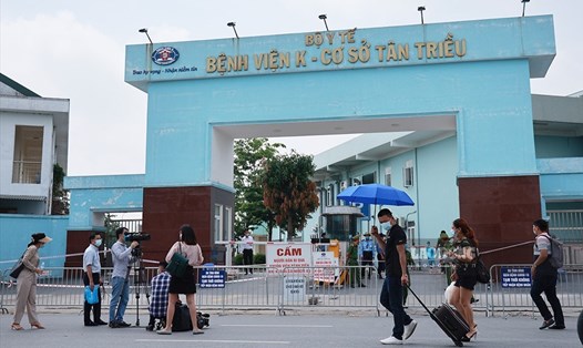 Sáng 7.5, Bệnh viện K - cơ sở Tân Triều (Hà Nội) tiến hành phong toả sau khi phát hiện những ca mắc COVID-19. Ảnh: Hải Nguyễn.