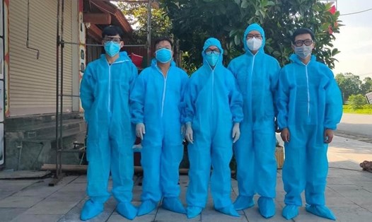 6 cán bộ y tế bệnh viện Nghĩa Lộ- Yên Bái tham gia đoàn công tác chống dịch COVID-19 tại Bắc Giang. Ảnh BVNL
