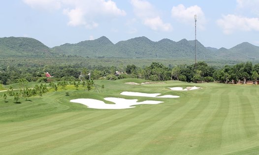 Các sân golf trên địa bàn tỉnh Ninh Bình được mở cửa hoạt động trở lại kể từ 0h00 ngày 12.6. Ảnh: NT