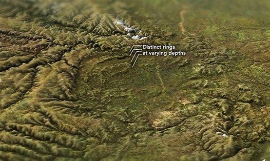 Miệng núi lửa Popigai ở Nga là một trong những mỏ kim cương lớn nhất thế giới hiện nay. Ảnh: NASA