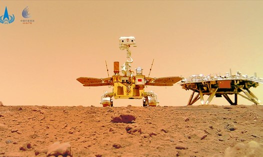 Trung Quốc công bố loạt ảnh đầu tiên từ tàu thăm dò sao Hỏa Chúc Dung. Ảnh: Cơ quan Vũ trụ Quốc gia Trung Quốc