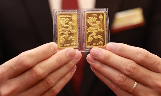 Giá vàng miếng đang được mua bán ở mức giá cao trên dưới 57 triệu đồng/lượng. Ảnh: Hải Nguyễn