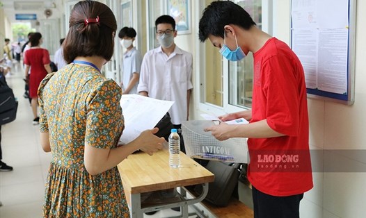 Thí sinh ở Hà Nội đã hoàn thành buổi thi đầu tiên trong kỳ thi vào lớp 10. Ảnh: Hải Nguyễn