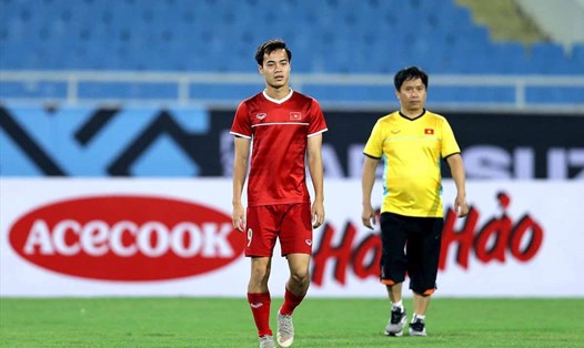 Văn Toàn mang về quả phạt 11m giúp tuyển Việt Nam đánh bại Malaysia tỉ số 2-1. Ảnh: AFF