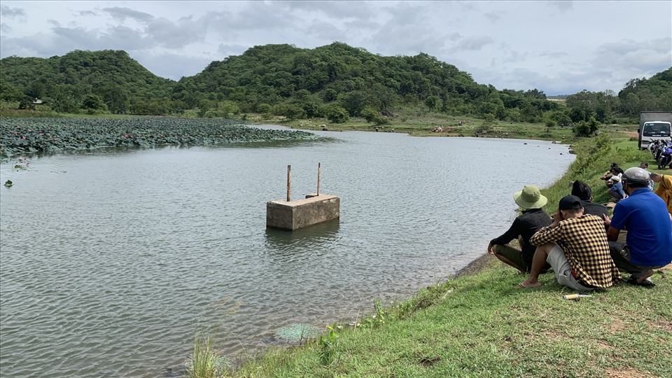 Hồ sen nơi xảy ra vụ đuối nước. Ảnh: Phạm Duy