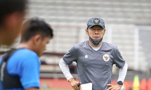 Huấn luyện viên Shin Tae-yong sẽ làm việc với Liên đoàn bóng đá Indonesia. Ảnh: Kompas