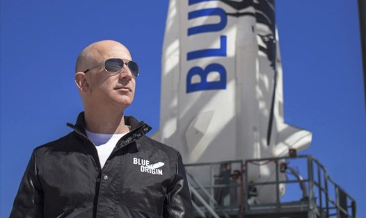Tỉ phú Jeff Bezos dự định bay vào vũ trụ ngày 20.7. Ảnh: Blue Origin