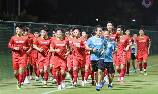 Đội tuyển Việt Nam trong buổi tập luyện trước khi ra sân. Ảnh VFF