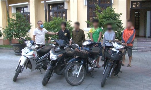 Nhóm thiếu niên gây ra hàng loạt vụ trộm cắp xe máy. Ảnh: C. Quang.