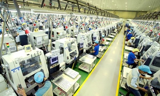 Dây chuyền sản xuất linh kiện điện tử trong Khu công nghiệp Điềm Thụy (Thái Nguyên). Ảnh: TTXVN