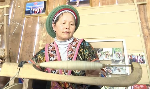 Nữ nghệ nhân Vàng Thị Mai, người đã góp phần đưa thổ cẩm người Mông ra với thế giới.