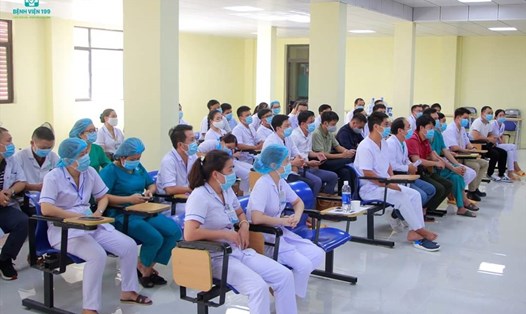 Đồng nghiệp chưa về, 52 y bác sĩ Đà Nẵng đã sẵn sàng chi viện Bắc Giang. Ảnh: B.V
