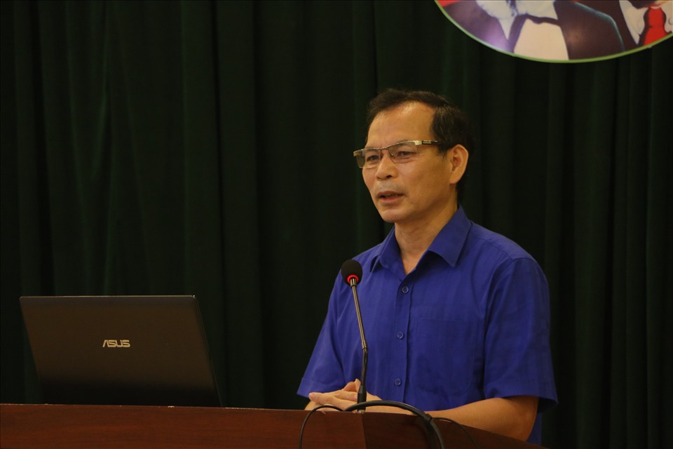 Ông Nguyễn Mạnh Cương - Chủ tịch LĐLĐ tỉnh Hoà Bình - phát biểu tại hội nghị. Ảnh: Mạnh Cường