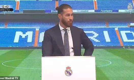Ramos nghẹn ngào ngày chia tay. Ảnh: Real Madrid.