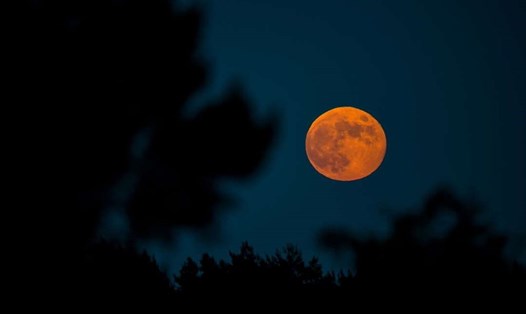 Trăng Dâu tây ngày 24.6 sẽ là siêu trăng cuối cùng của năm 2021. Ảnh: AFP