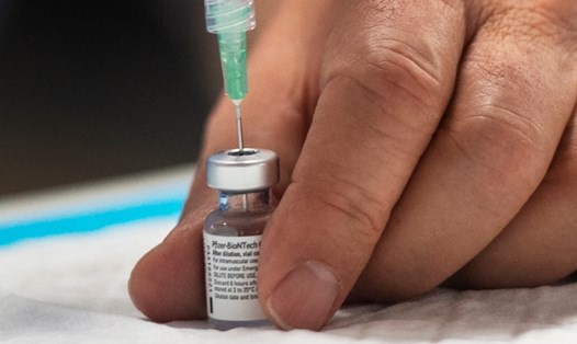 Canada khuyến nghị kết hợp vaccine COVID-19. Ảnh: AFP