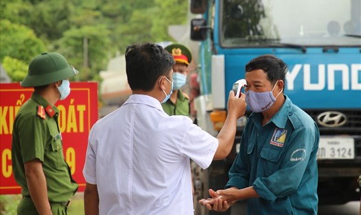 Chốt kiểm soát dịch COVID-19 ở tỉnh Quảng Trị. Ảnh: Hưng Thơ.
