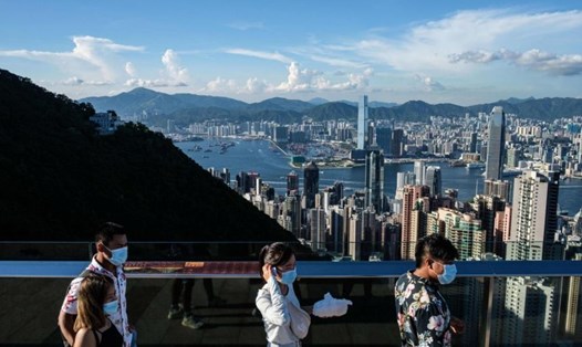 Hong Kong dự kiến điều chỉnh chính sách cách ly cho du khách nhập cảnh. Ảnh: AFP